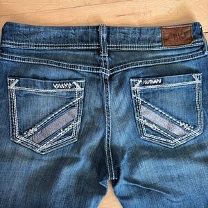 Flawed. Women’s size 29 BKE Sabrina bling rhinestone cropped jeans